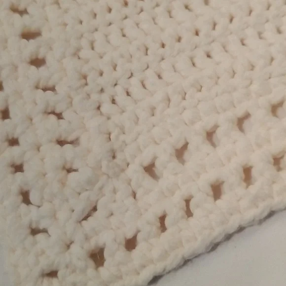 Vintage Vanilla Crocheted Knitted Throw 31 In Wide By 54 Inches Long